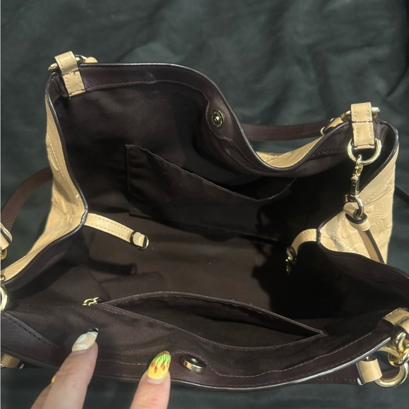 Coach purse - Picture 4 of 4